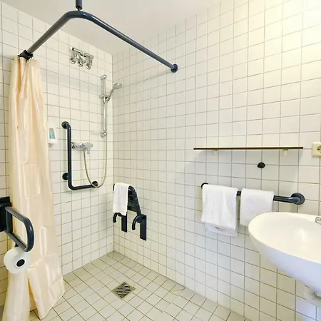 Отель Cjd Godesberg 2*