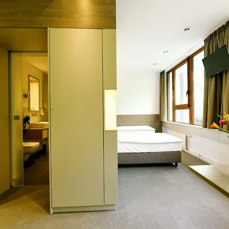 Cjd Godesberg Hotel 2*